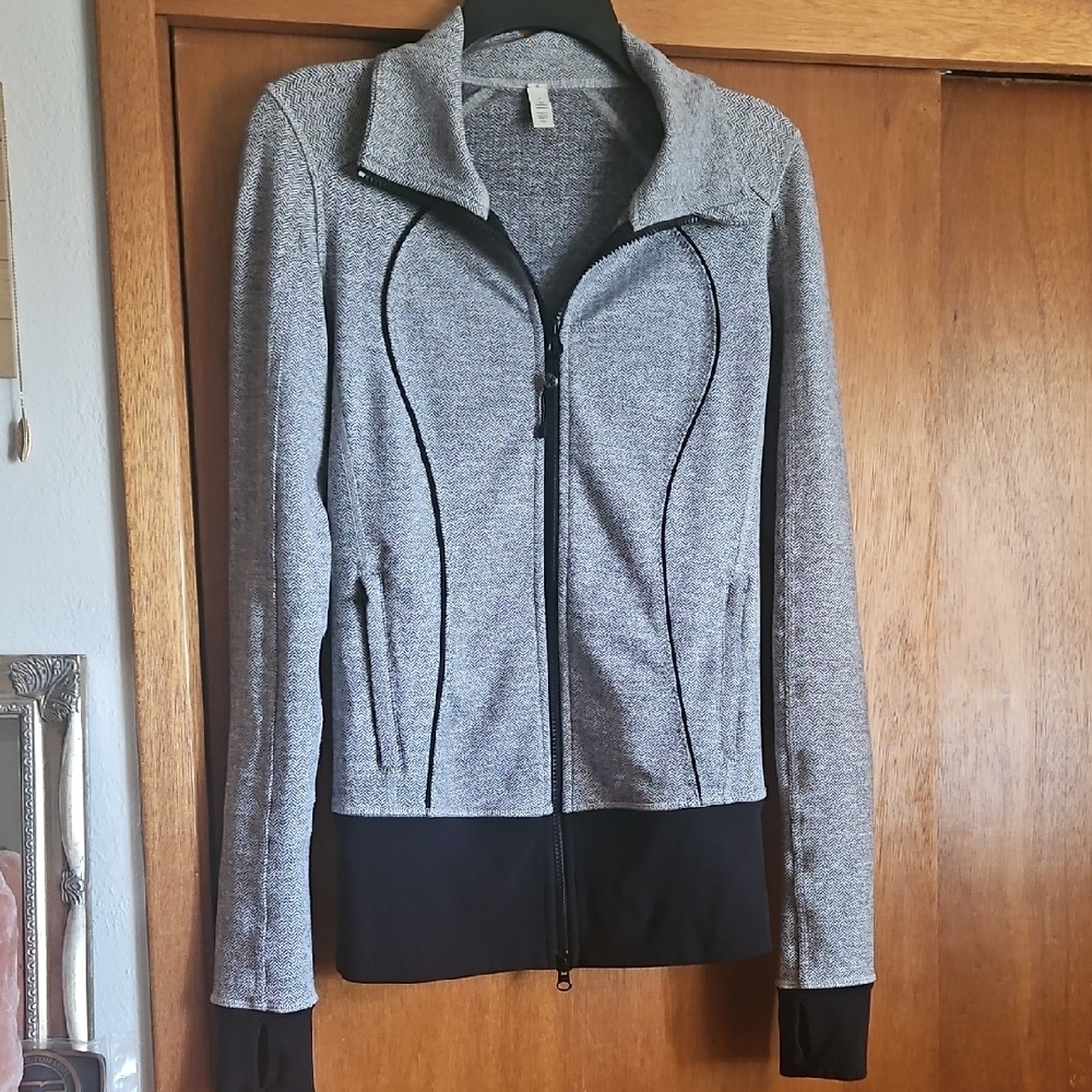 Lululemon Asana Jacket Sz 4